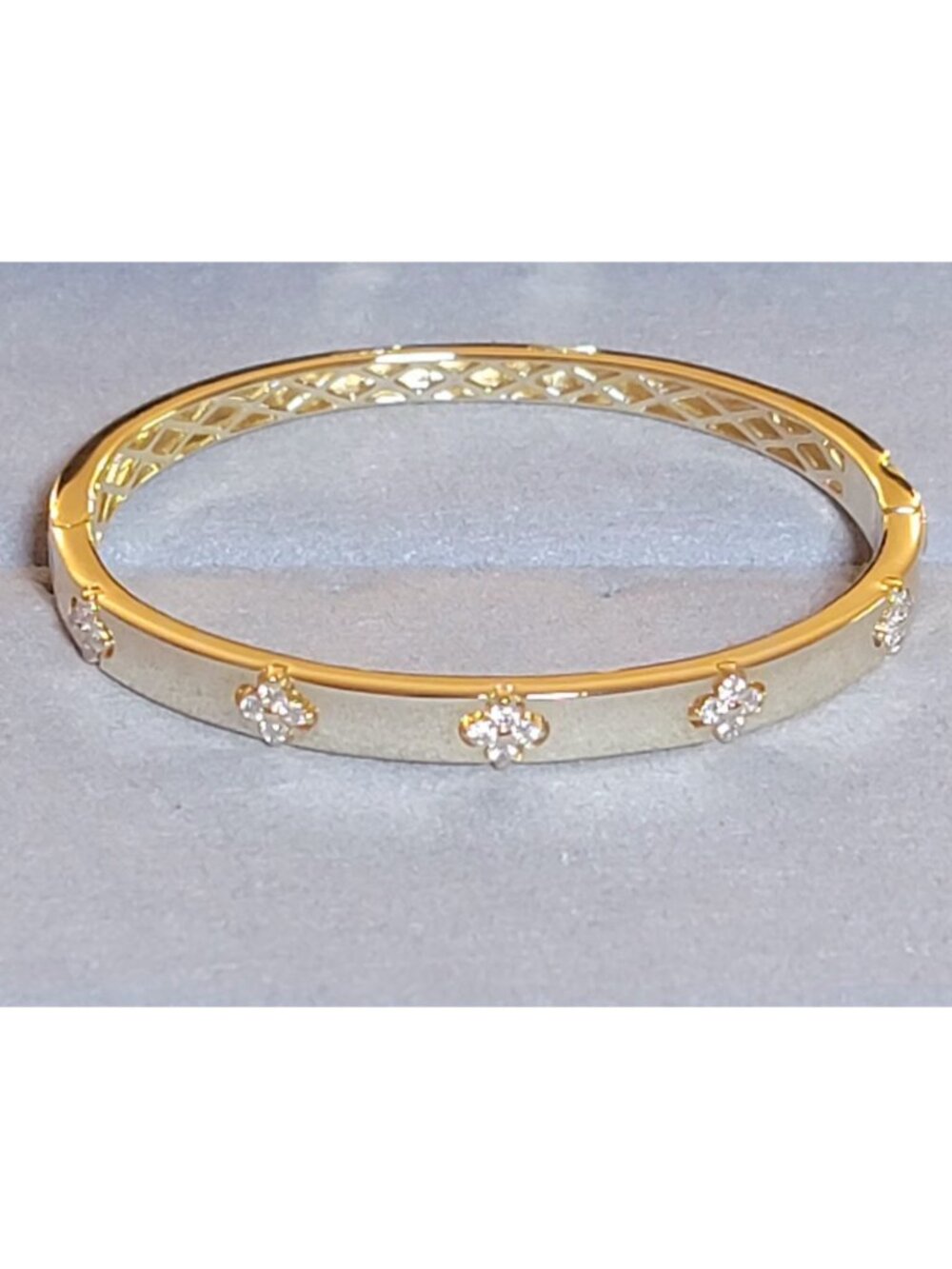 14K Yellow Gold Plated Clover Moissanite Cuff Bracelet Brass Medium NWT